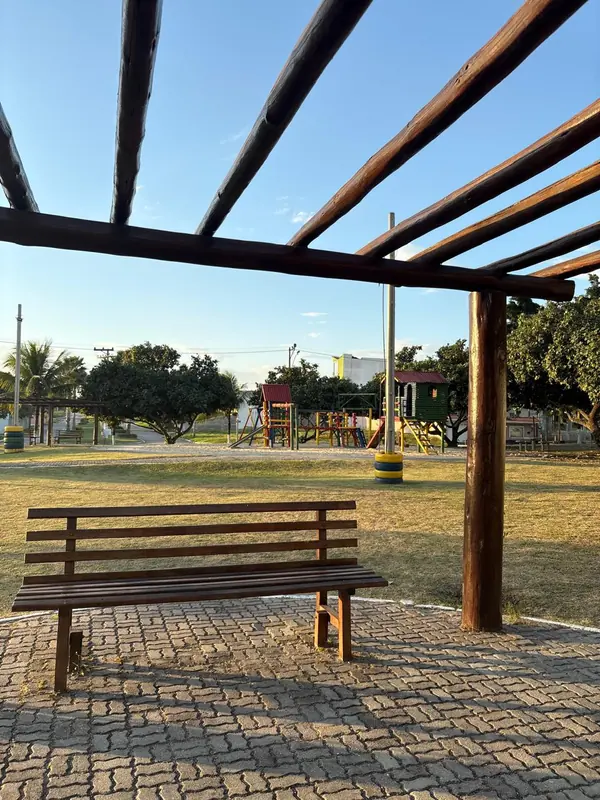 Pergolado com banco